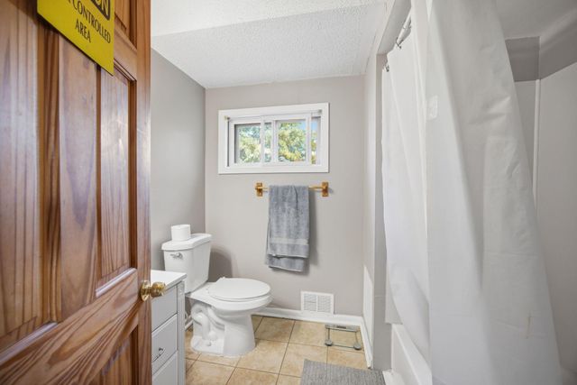 718 19th Avenue NE, Minneapolis, MN 55418