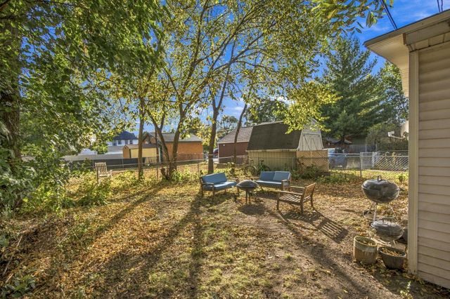 718 19th Avenue NE, Minneapolis, MN 55418