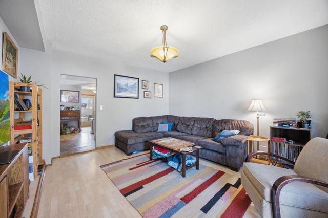718 19th Avenue NE, Minneapolis, MN 55418