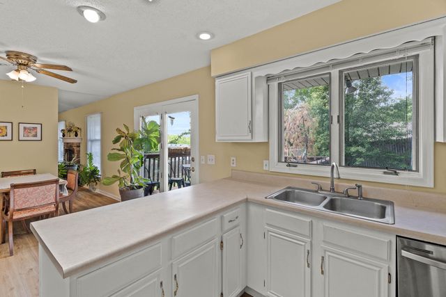 2601 HILLSHIRE DR, Columbia, MO 65203