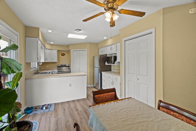 2601 HILLSHIRE DR, Columbia, MO 65203