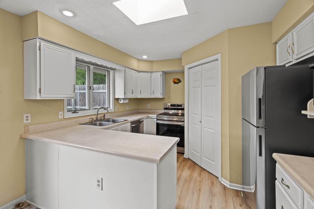 2601 HILLSHIRE DR, Columbia, MO 65203