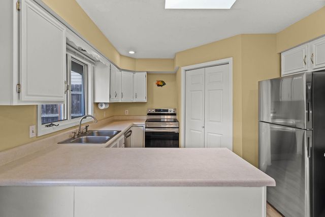 2601 HILLSHIRE DR, Columbia, MO 65203