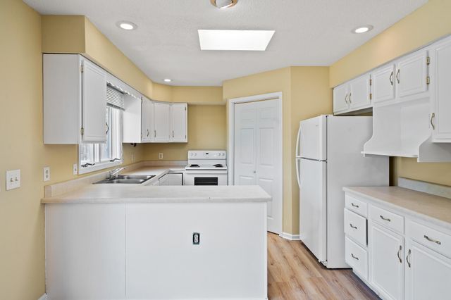 2601 HILLSHIRE DR, Columbia, MO 65203