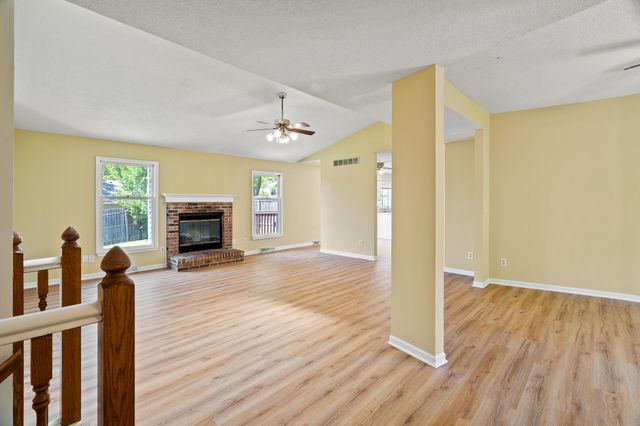 2601 HILLSHIRE DR, Columbia, MO 65203