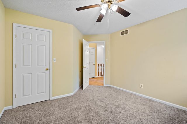 2601 HILLSHIRE DR, Columbia, MO 65203