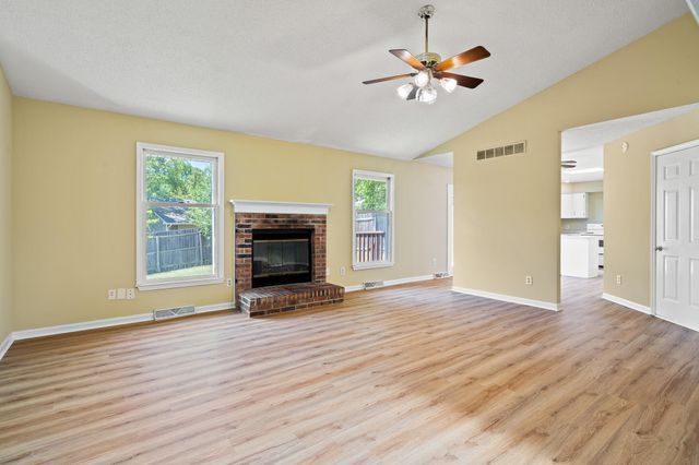 2601 HILLSHIRE DR, Columbia, MO 65203