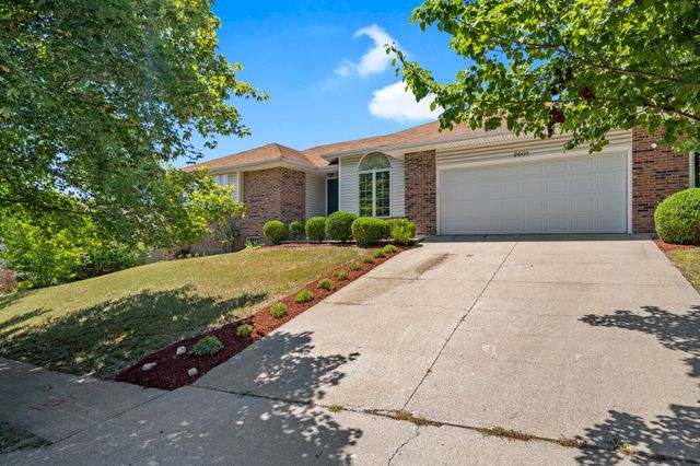 2601 HILLSHIRE DR, Columbia, MO 65203