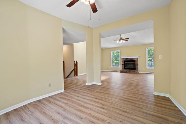 2601 HILLSHIRE DR, Columbia, MO 65203