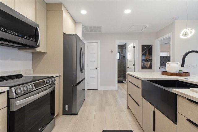 312 N LINCOLN AVE, Tampa, FL 33609