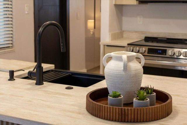 312 N LINCOLN AVE, Tampa, FL 33609