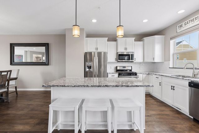 15452 Eames Way, Apple Valley, MN 55124