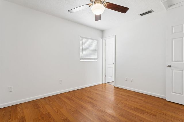 8303 TEMPLE PARK DRIVE, Tampa, FL 33637