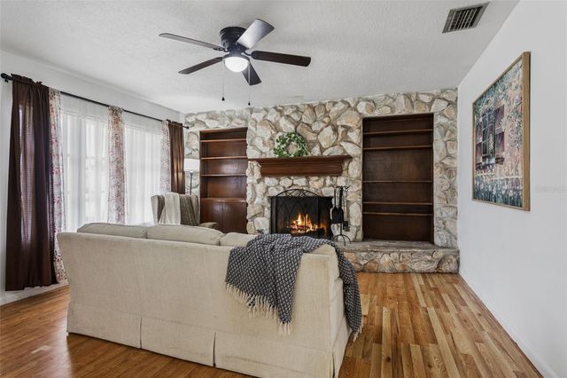 8303 TEMPLE PARK DRIVE, Tampa, FL 33637
