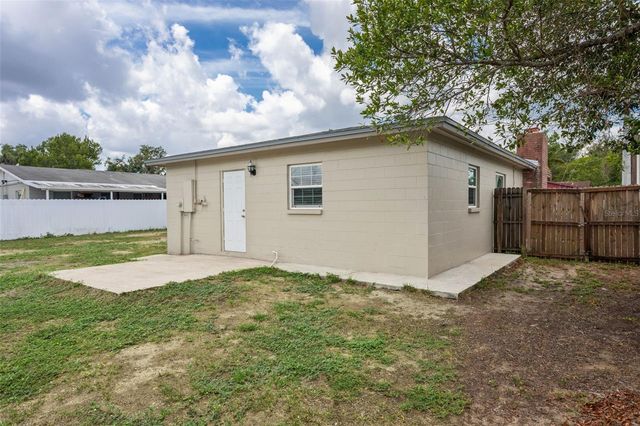 8303 TEMPLE PARK DRIVE, Tampa, FL 33637