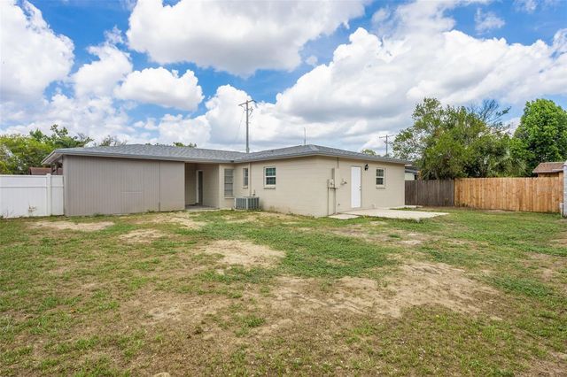 8303 TEMPLE PARK DRIVE, Tampa, FL 33637