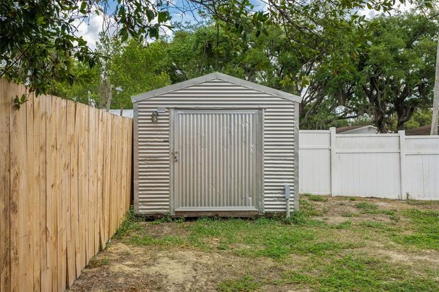 8303 TEMPLE PARK DRIVE, Tampa, FL 33637