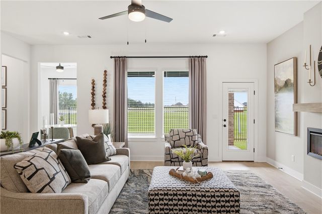 501 Renley Street, Tontitown, AR 72762