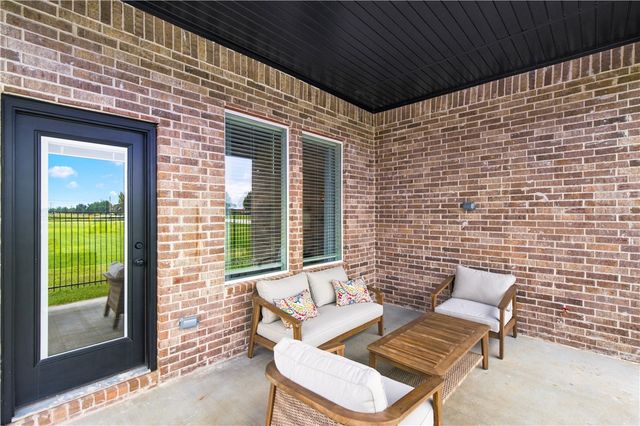 501 Renley Street, Tontitown, AR 72762