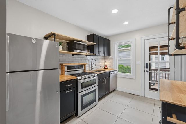 1069 Minnehaha Avenue W, Saint Paul, MN 55104