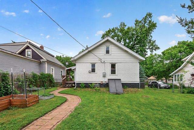 1069 Minnehaha Avenue W, Saint Paul, MN 55104