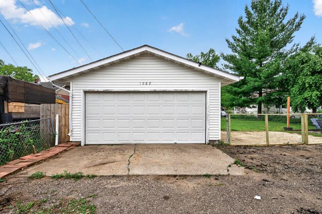 1069 Minnehaha Avenue W, Saint Paul, MN 55104