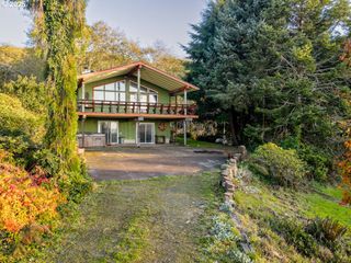 9585 SCENIC VIEW Dr, Rockaway Beach, OR 97136
