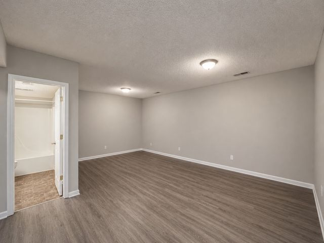 1023 Hedge Apple Dr, Clarksville, TN 37040