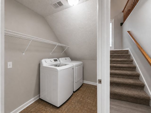 1023 Hedge Apple Dr, Clarksville, TN 37040
