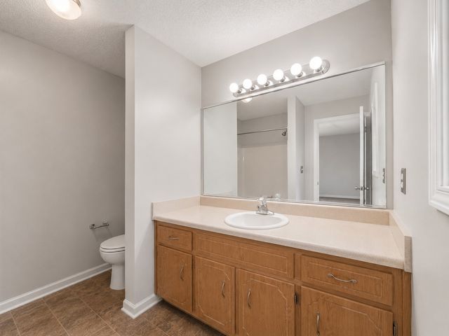 1023 Hedge Apple Dr, Clarksville, TN 37040