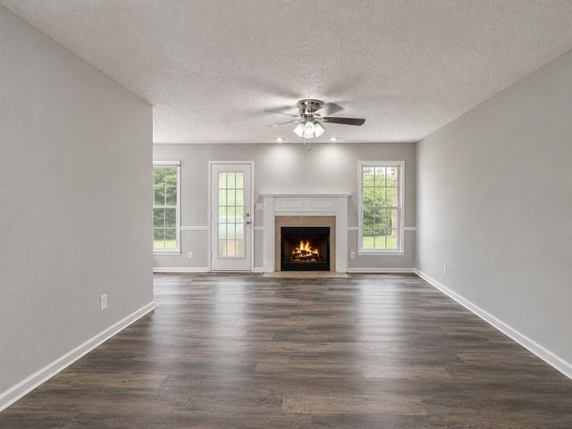 1023 Hedge Apple Dr, Clarksville, TN 37040
