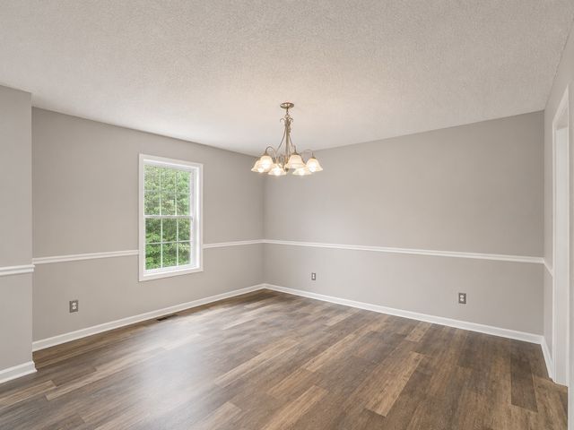 1023 Hedge Apple Dr, Clarksville, TN 37040