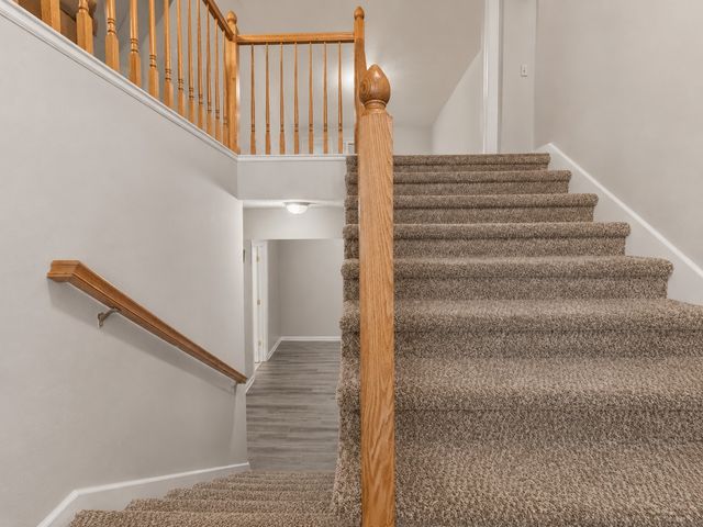 1023 Hedge Apple Dr, Clarksville, TN 37040