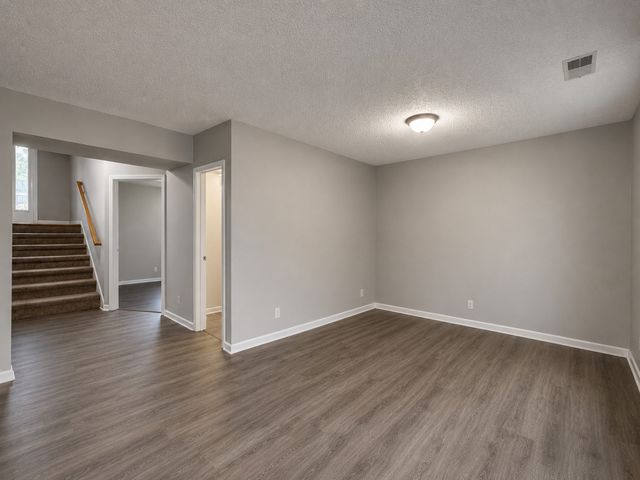 1023 Hedge Apple Dr, Clarksville, TN 37040