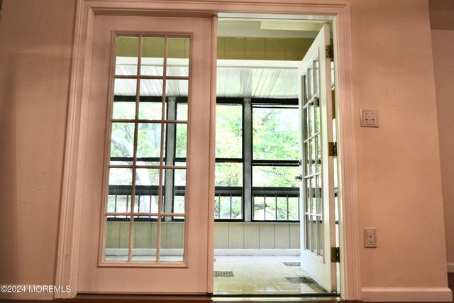 30 Meadow Green Circle G, Manalapan, NJ 07726