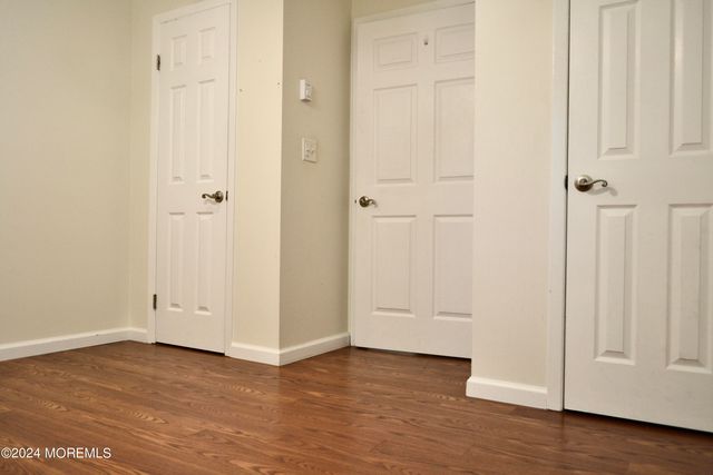 30 Meadow Green Circle G, Manalapan, NJ 07726