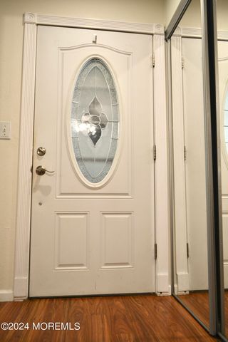 30 Meadow Green Circle G, Manalapan, NJ 07726