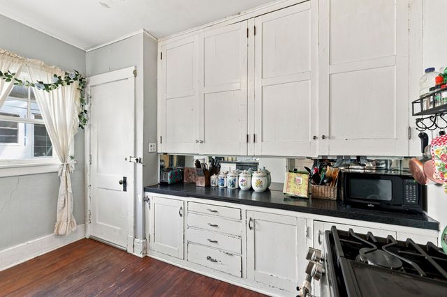 1916 E 13th Street, Des Moines, IA 50316