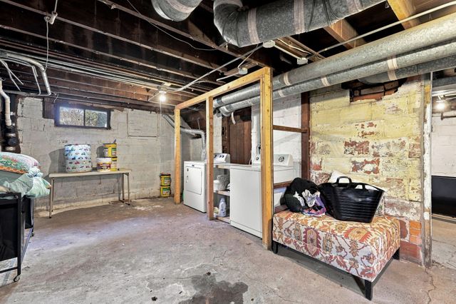 1916 E 13th Street, Des Moines, IA 50316