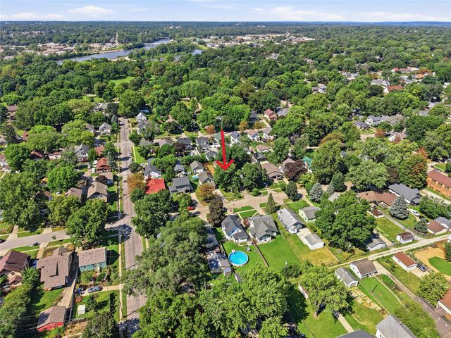 1916 E 13th Street, Des Moines, IA 50316