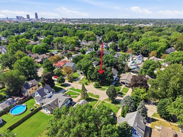 1916 E 13th Street, Des Moines, IA 50316
