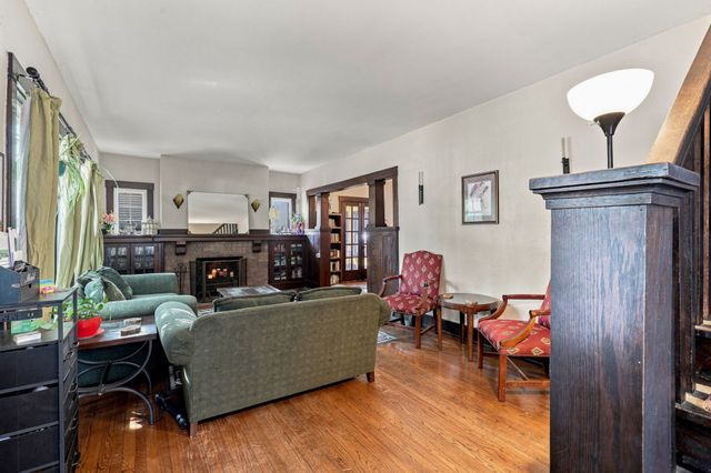 1916 E 13th Street, Des Moines, IA 50316