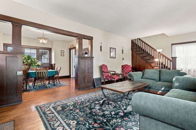 1916 E 13th Street, Des Moines, IA 50316