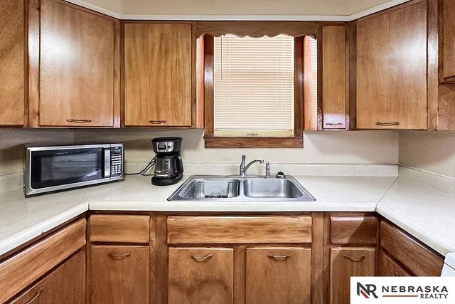 5050 S 38th Street, Omaha, NE 68107