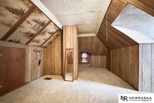 5050 S 38th Street, Omaha, NE 68107