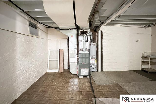 5050 S 38th Street, Omaha, NE 68107