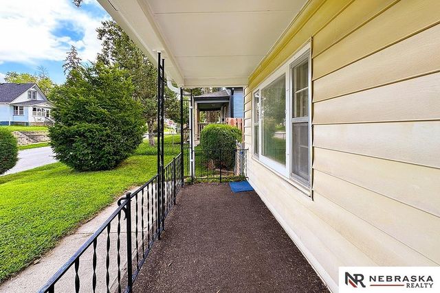 5050 S 38th Street, Omaha, NE 68107