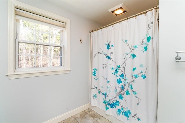 391 Franklin St 1, Hanson, MA 02341