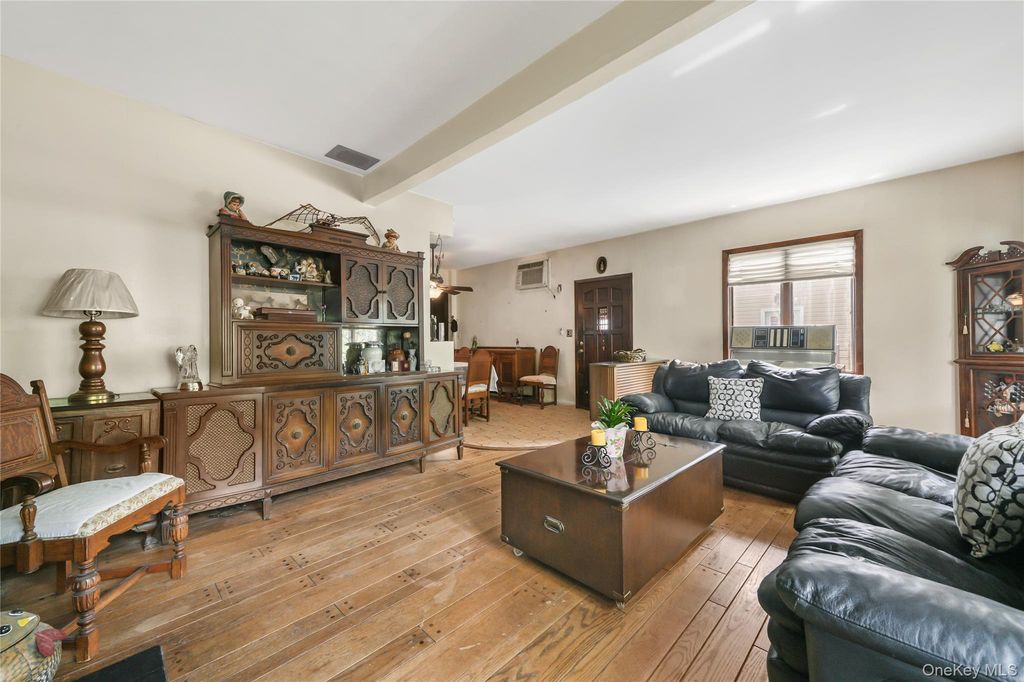 816 Throggs Neck Expressway, Bronx, NY 10465 — photo 4