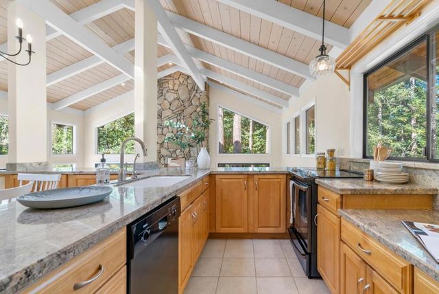 301 Canyon Oaks, Santa Cruz, CA 95065